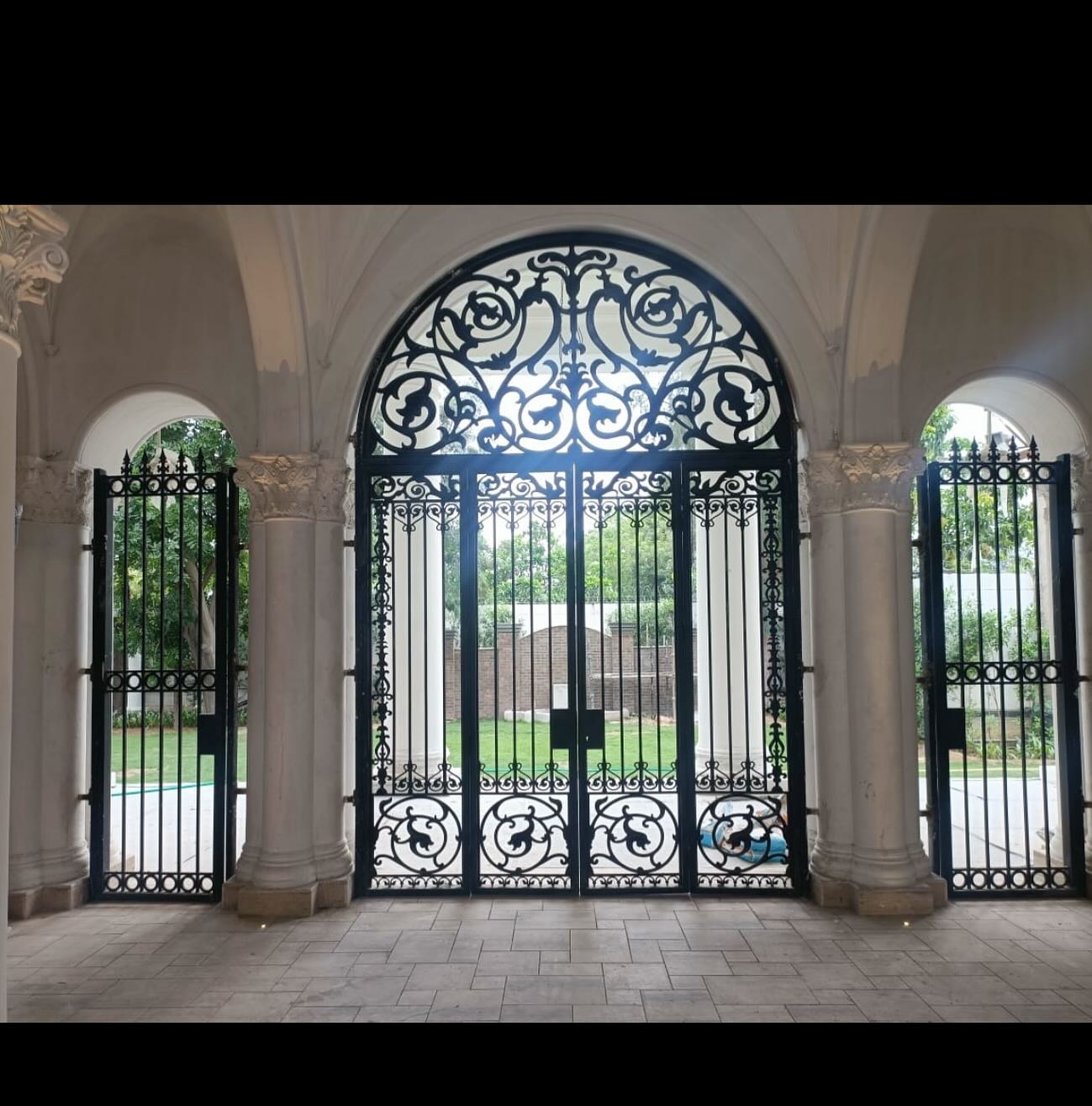 Luxury custom gate fabrication