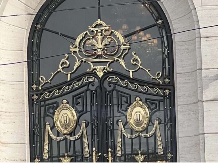 Classical Main Gate Design for House in Delhi NCR